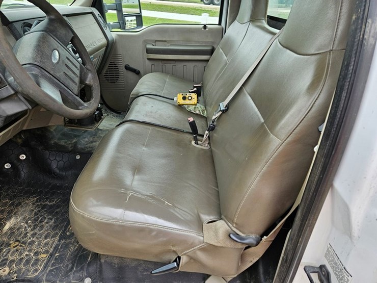 2008-ford-f550-image-33