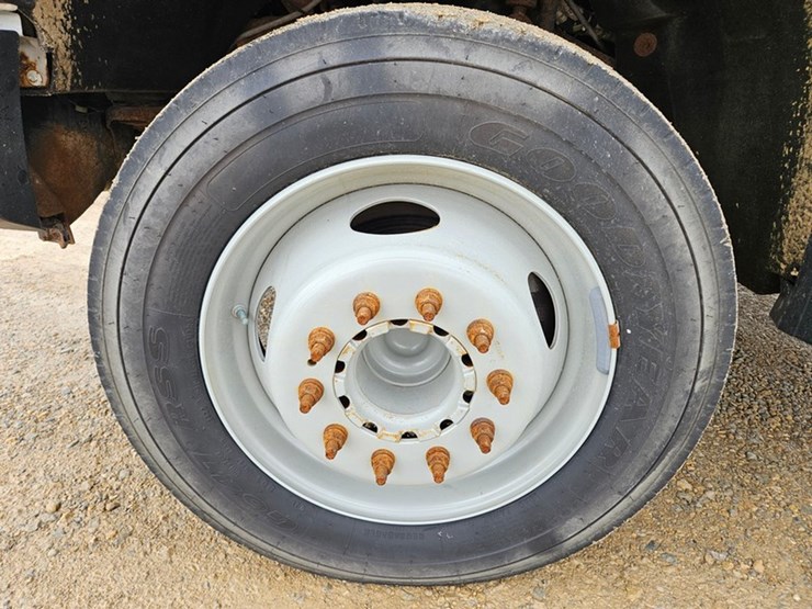 2008-ford-f550-image-17