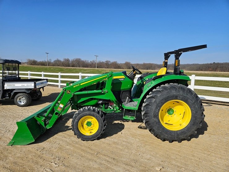 john-deere-4052m-image-2