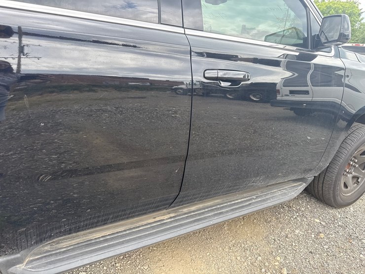 2017-chevrolet-tahoe-image-26