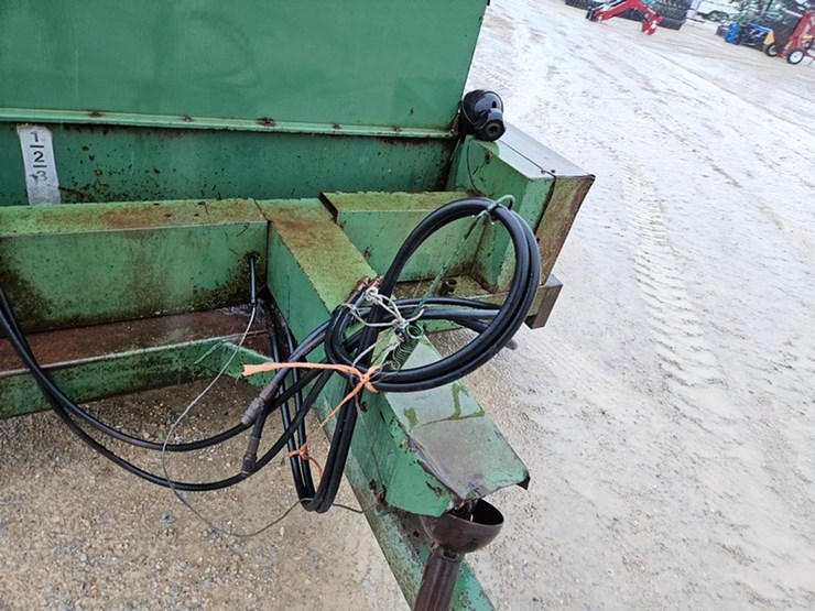 john-deere-100-image-10