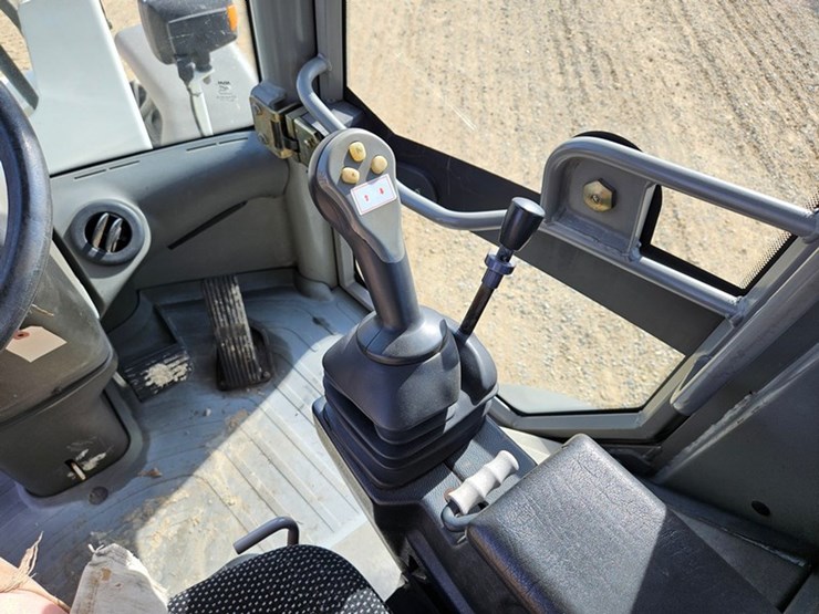 takeuchi-tw65-image-29