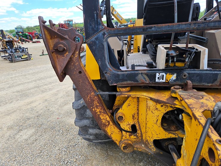 deere-410d-image-19