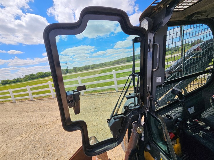 new-holland-c238-image-23