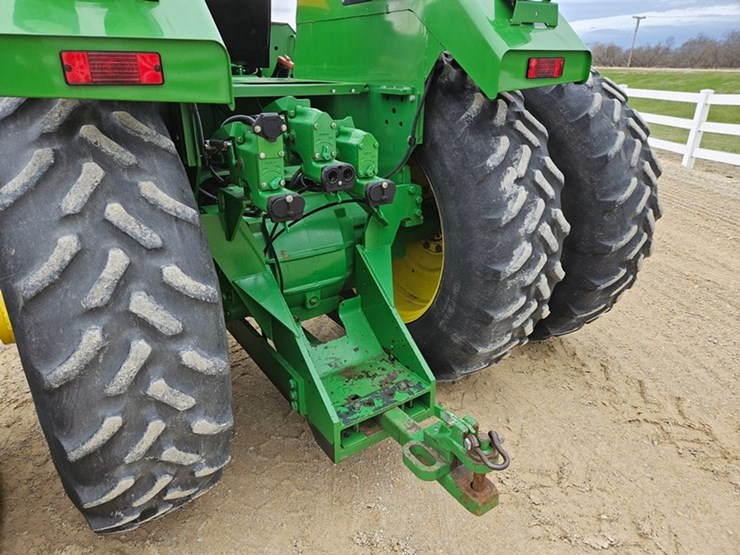 john-deere-8570-image-24