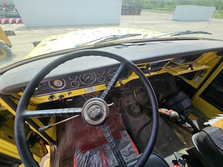 1975-ford-f750-image-65