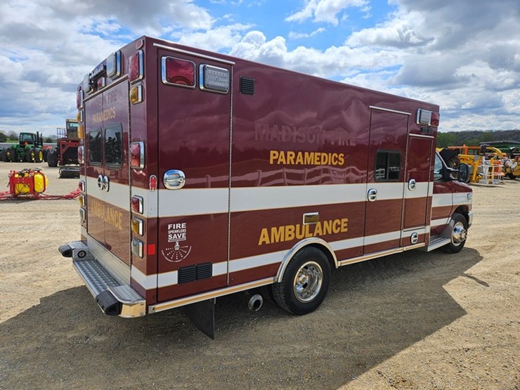 2016-ford-e450-image-5