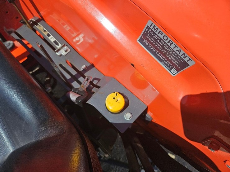 2021-kubota-l4701-image-22