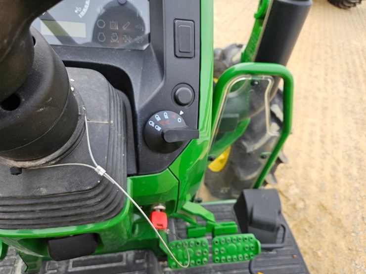 2024-john-deere-5067e-image-32
