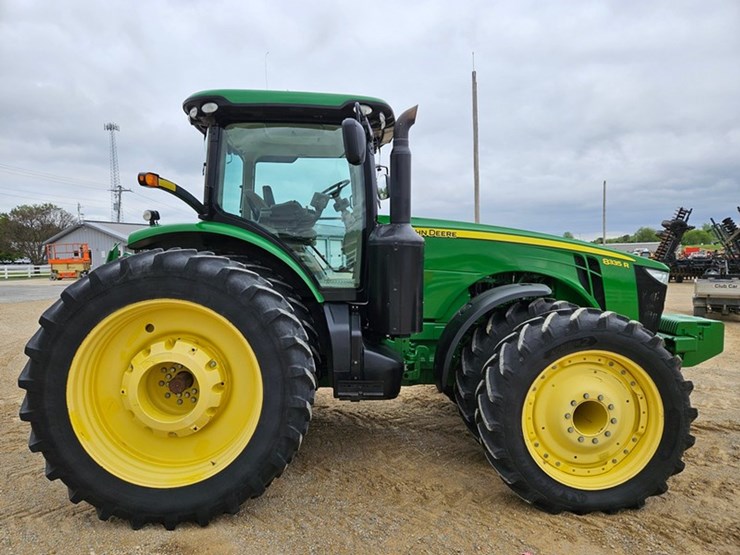 john-deere-8335r-image-6