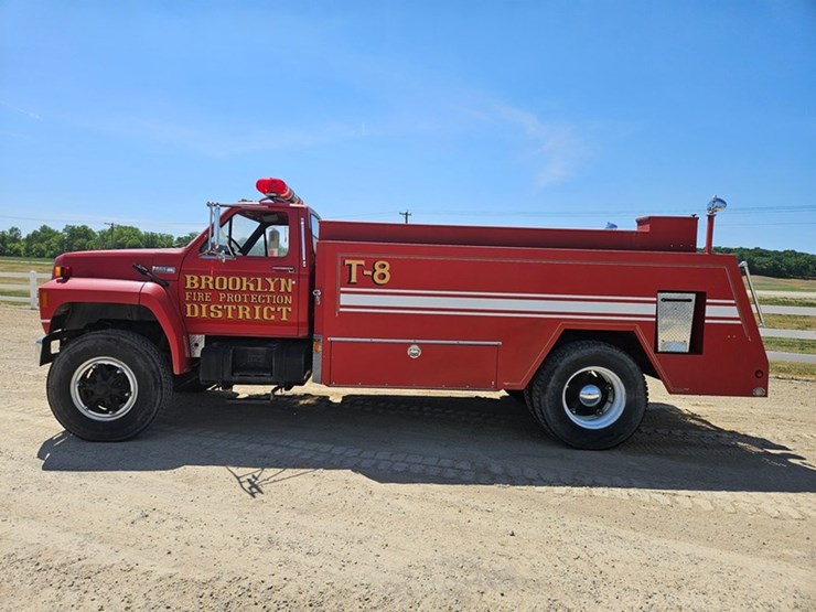 1986-ford-f800-image-2