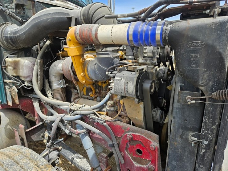 2006-peterbilt-379-image-11