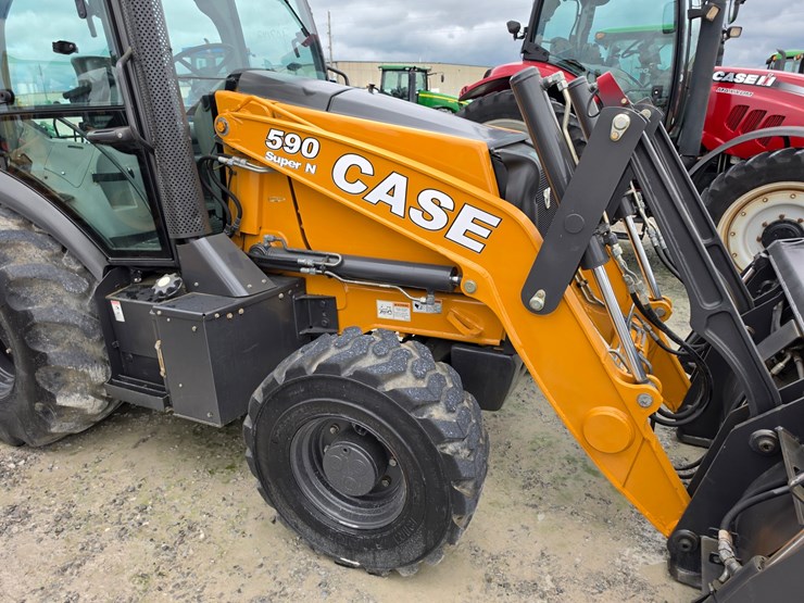 2017-case-590sn-image-6