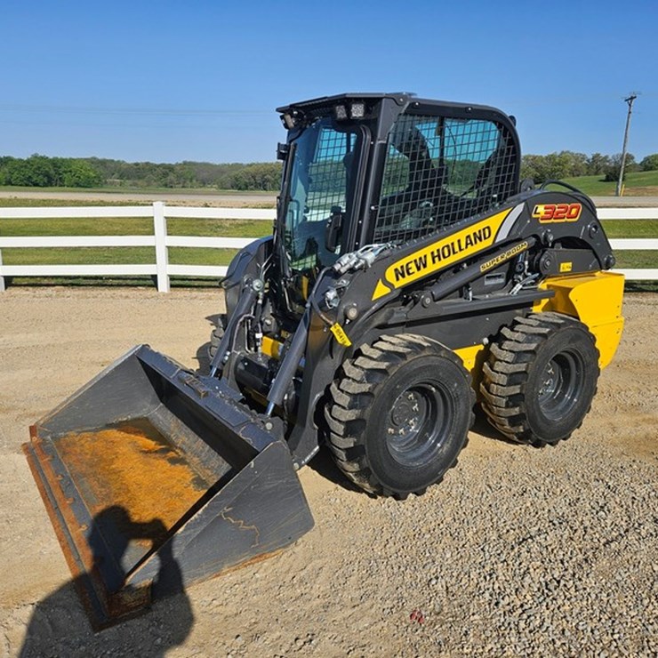 NEW HOLLAND L320