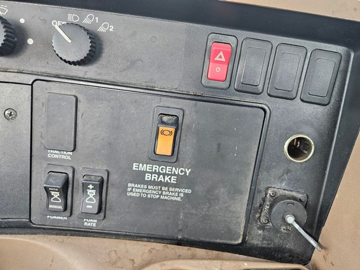 john-deere-4700-image-78