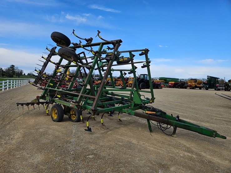 john-deere-28-image-7