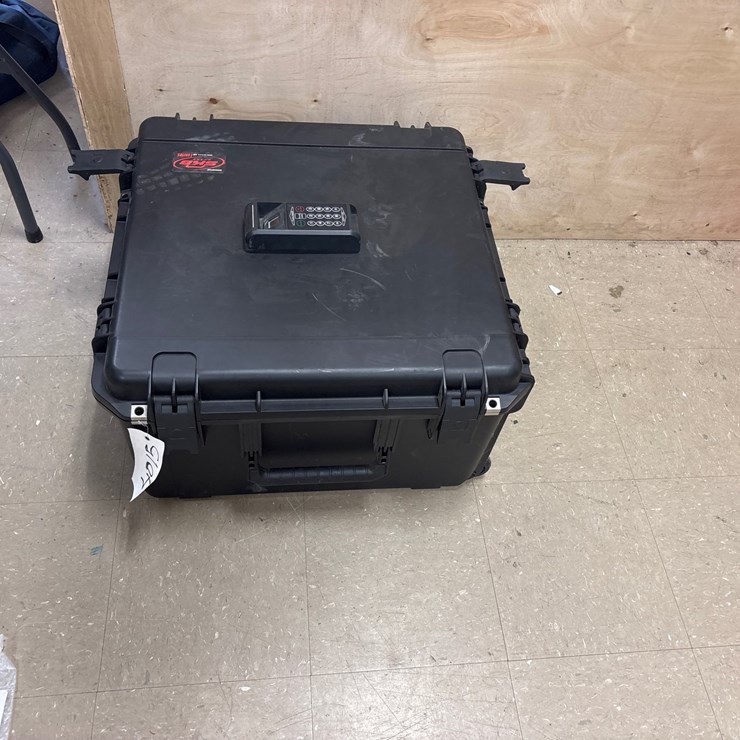 #4015 • PORTABLE NETWORK SWITCHES AND PLASTIC WATERPROOF CASE