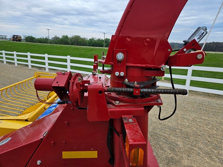 new-holland-fp240-image-32
