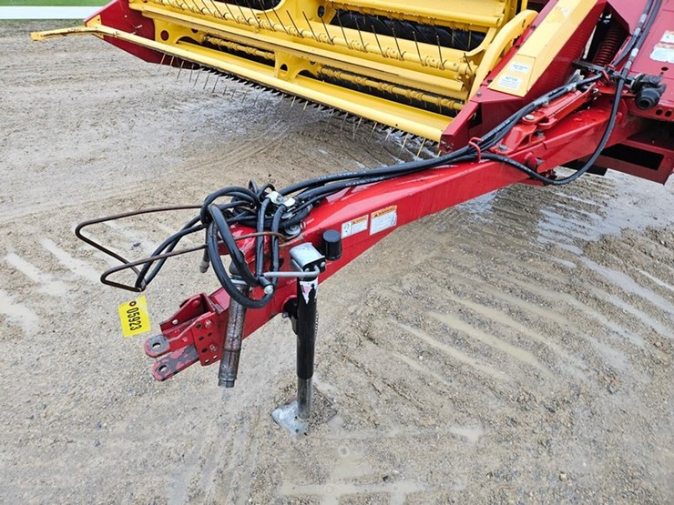 new-holland-1465-image-11