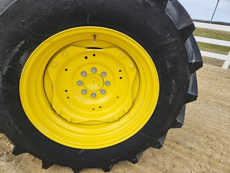 2024-john-deere-5067e-image-45