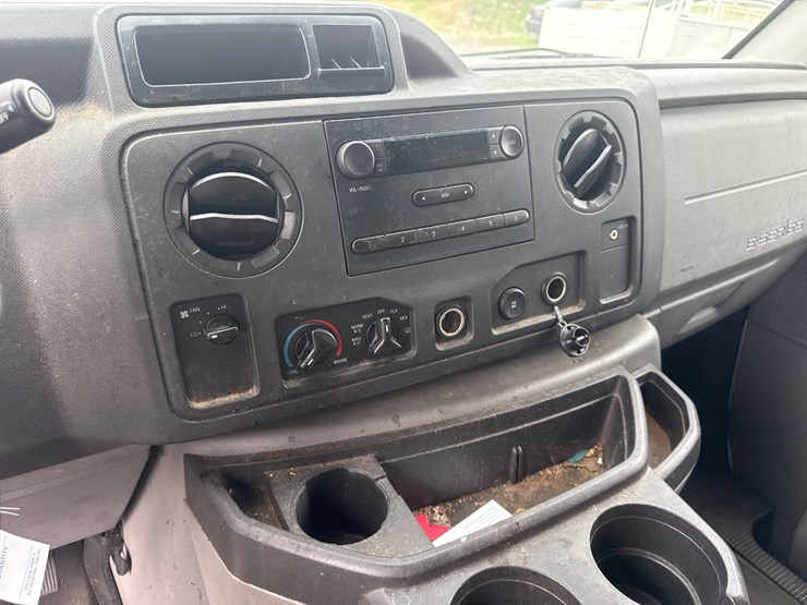 #24-•-2012-ford-van-image-29