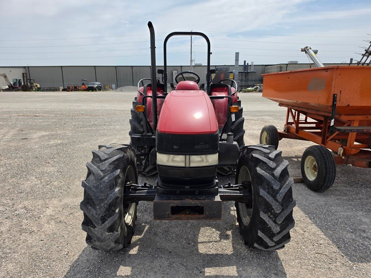 2010-case-ih-farmall-95-image-2