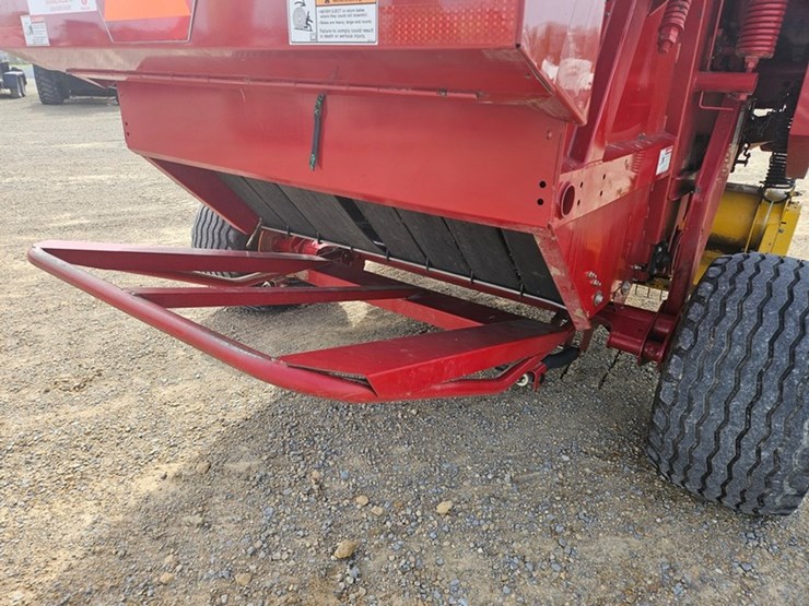 new-holland-br7090-image-31