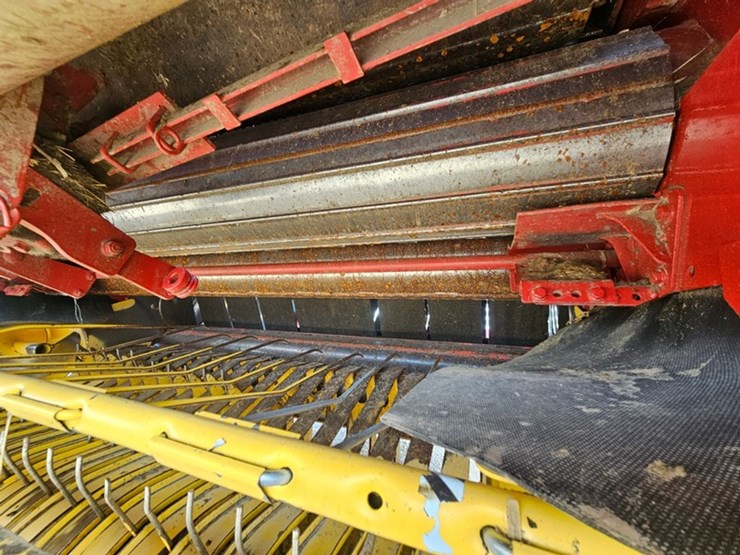 new-holland-br7090-image-15