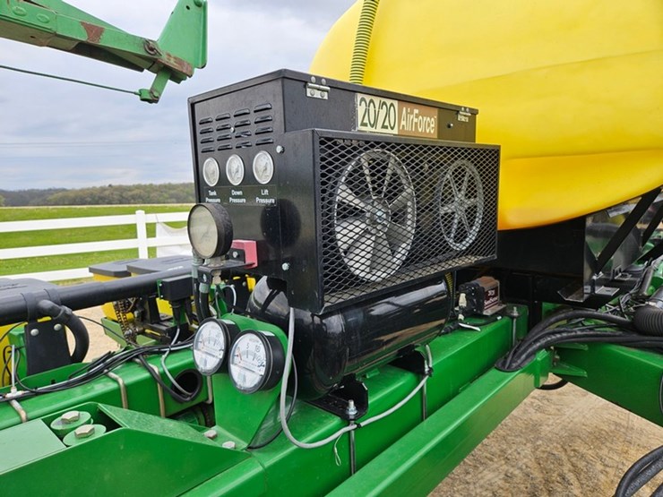 john-deere-7200-image-21