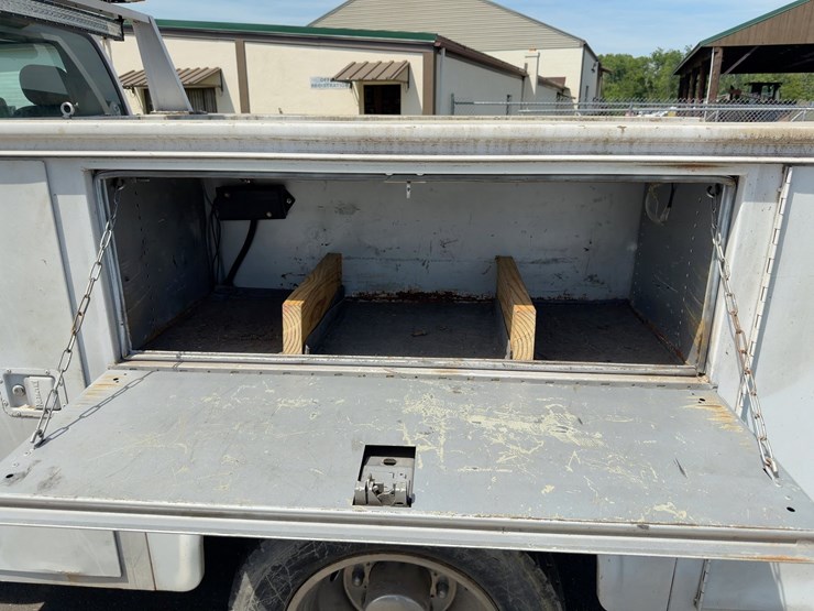 2002-ford-f450-xl-image-14