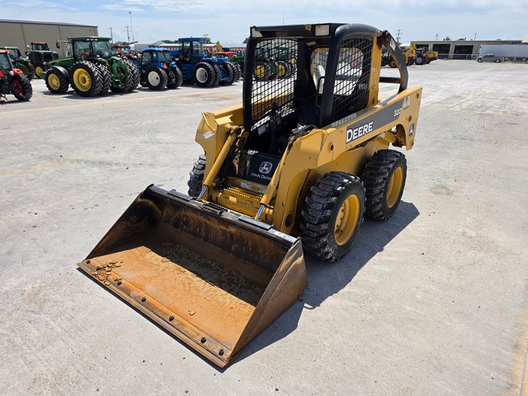 2007-deere-320d-image-20