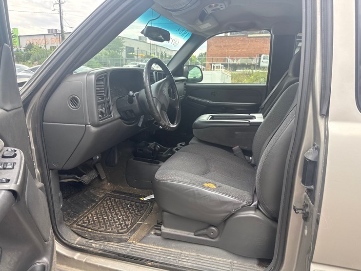 2003-chevrolet-1500-image-34