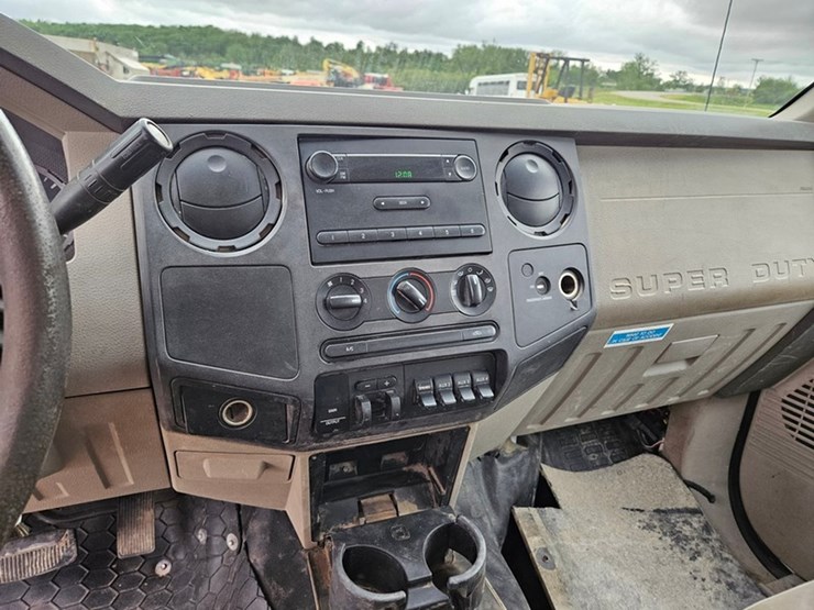 2008-ford-f550-image-37