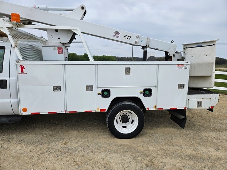 2008-ford-f550-image-29