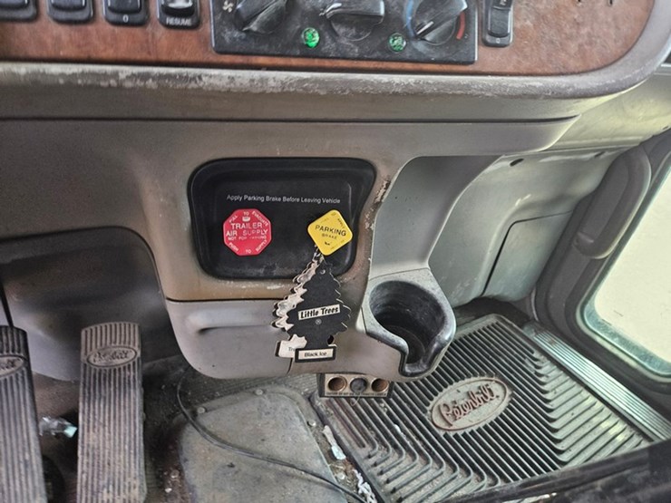 2006-peterbilt-379-image-46