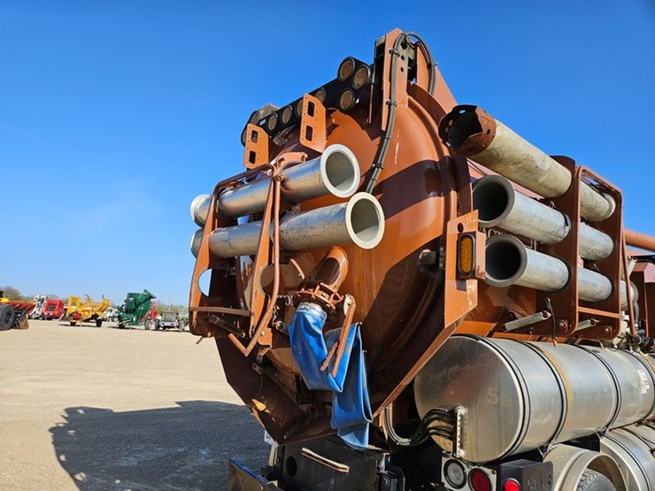 2001-vactor-2100-image-38