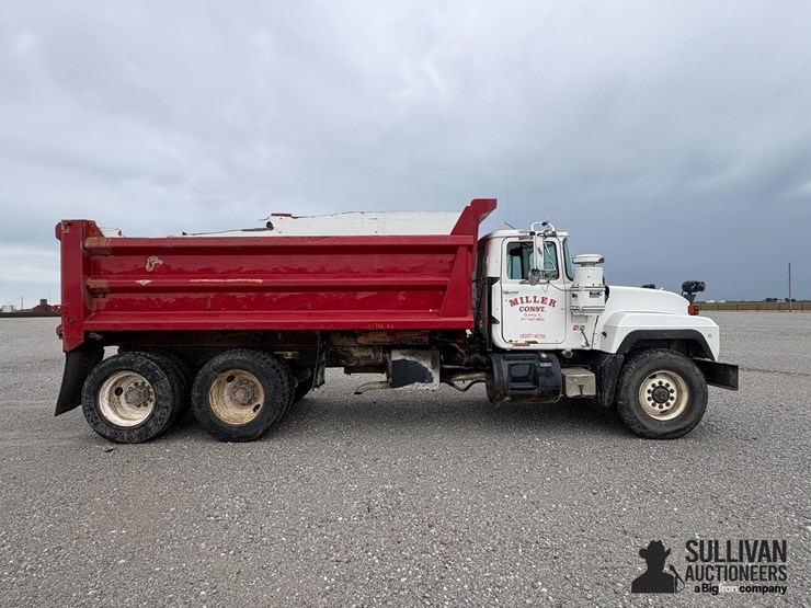 2000-mack-rd600-image-4