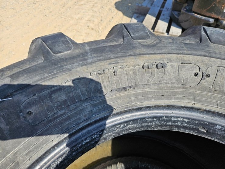 #5204-•-650/45r-22.5-tire-image-5