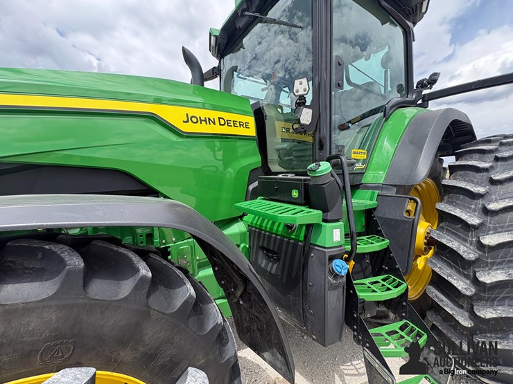 2021-john-deere-8r-340-image-14