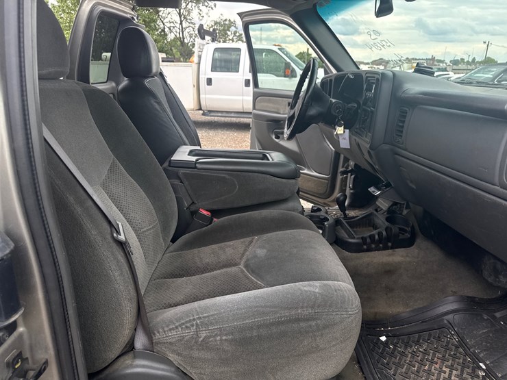 2003-chevrolet-1500-image-42