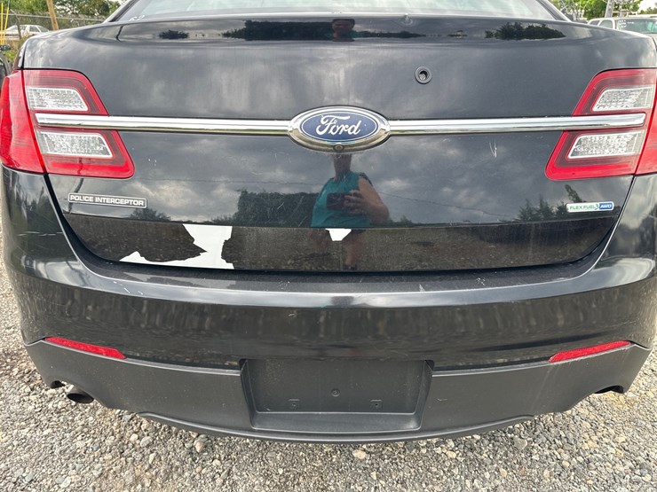 #30-•-2019-ford-interceptor-image-21