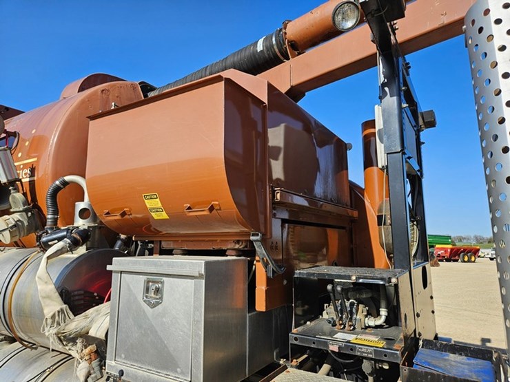 2001-vactor-2100-image-25