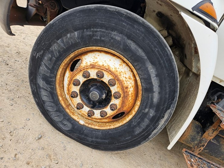2005-international-durastar-4300-image-64