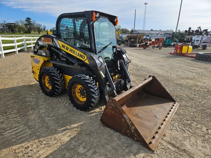 new-holland-l218-image-7