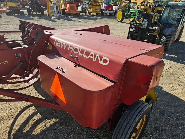new-holland-268-image-15