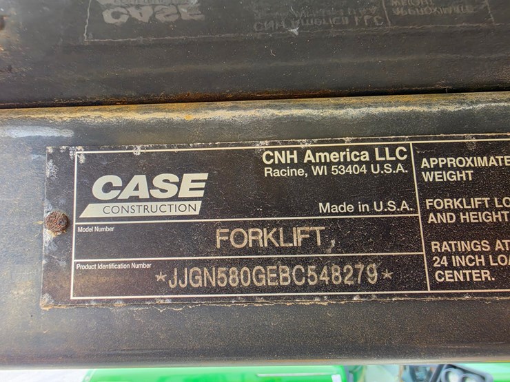 2011-case-586g-image-11