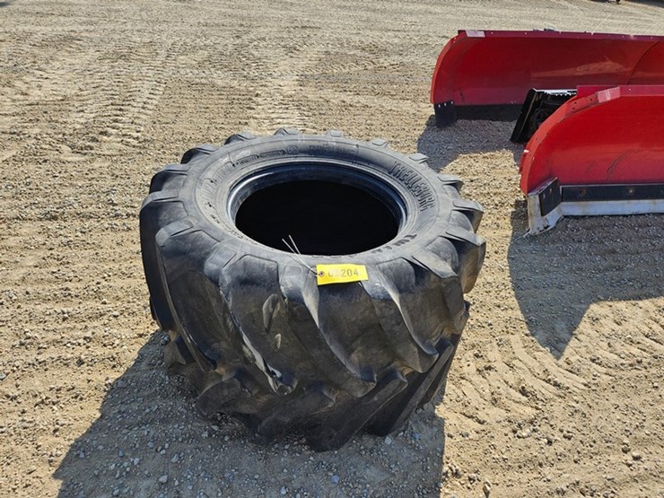 #5204-•-650/45r-22.5-tire-image-1