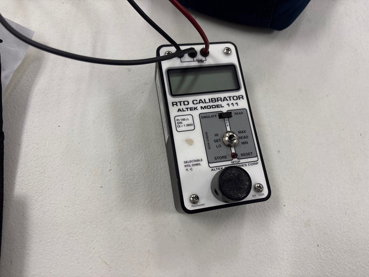 #4024-•-altek-rtd-calibrator-model-111-and-a-datashark-rj45-network-tester-image-5