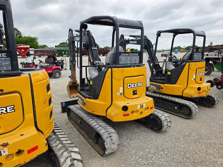 2020-deere-35g-image-13