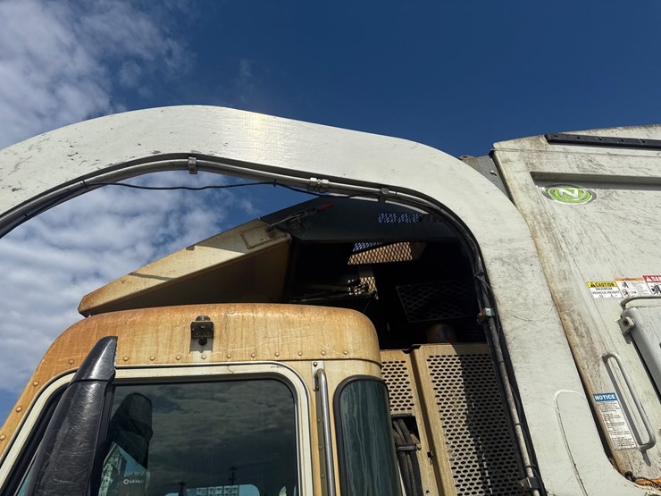 #5-•-2018-peterbilt-mammoth-front-loader-image-59